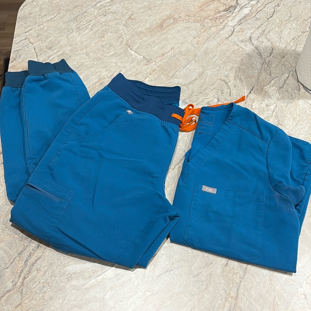 Figs Jogger Scrub Set